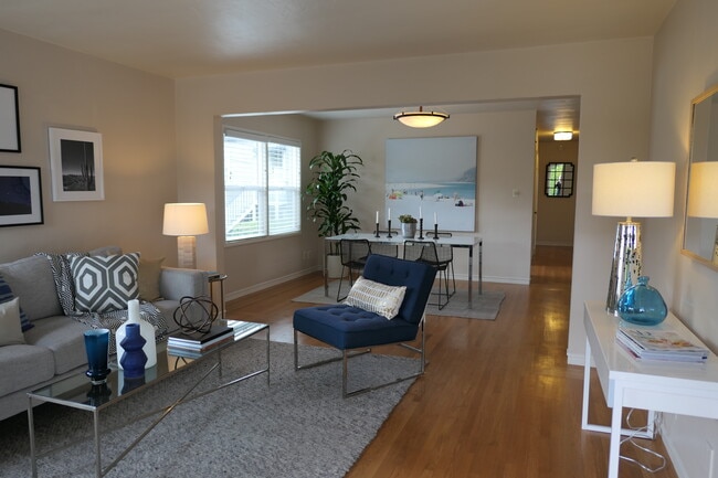 Living Room and Dining Area 2 BR/!BA - 1607 Santa Clara Ave