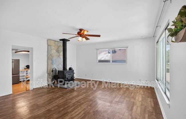 Building Photo - 125 S 200 W