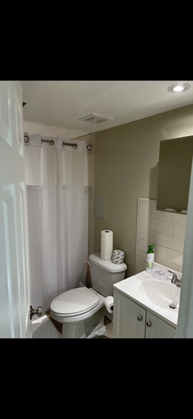 Basement Bath - 8113 D'Arcy Rd