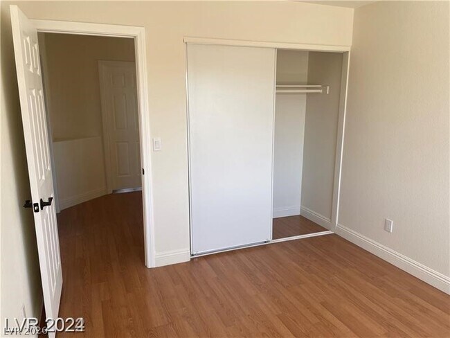 Building Photo - 3465 Western Sunset Ct