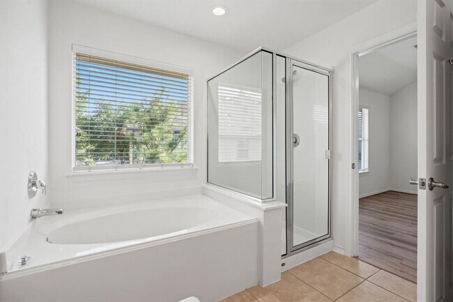 Building Photo - 35 Wickerdale Pl