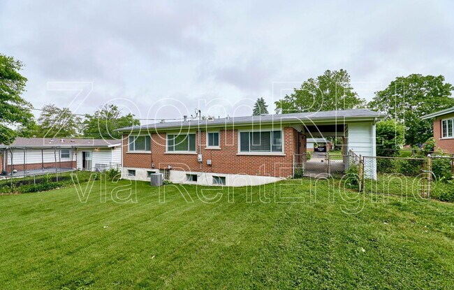 Building Photo - 2700 Steeplechase Ln