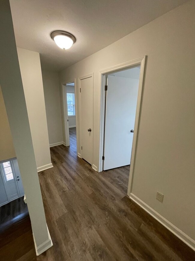 Building Photo - Renovated 3/2.5 House in Chieftain Hills- ...