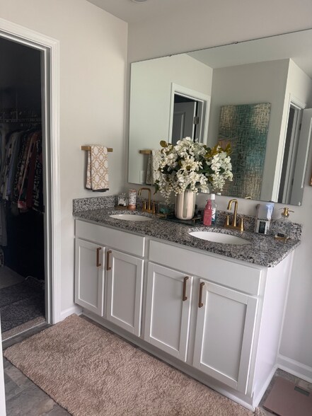 Building Photo - 856 Feldspar Mnr