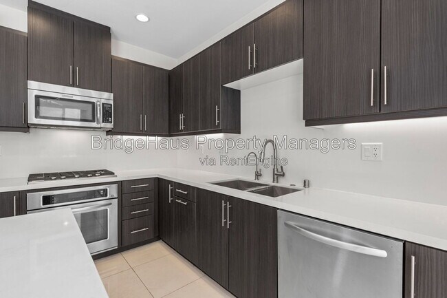 Building Photo - 7857 Inception Way