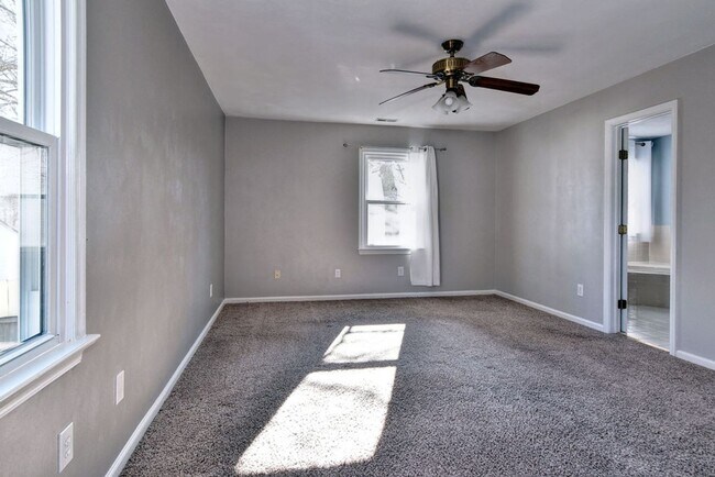 Building Photo - Great Corner Lot in Kiln Creek