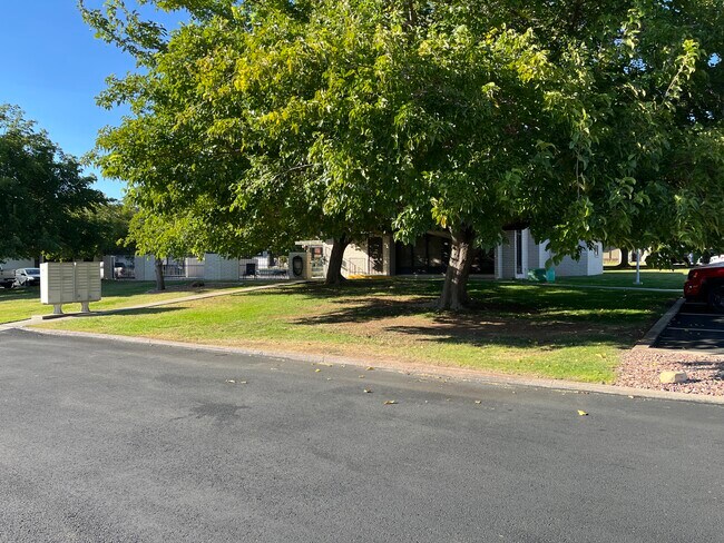 Building Photo - 55 E 700 S