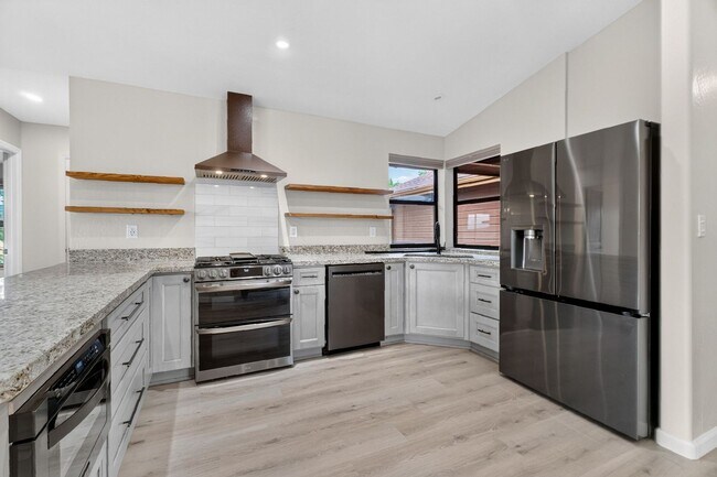 Building Photo - 546 Deer Horn Ct