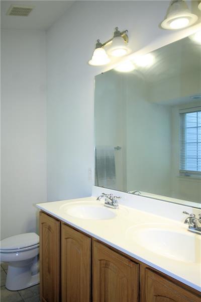 Building Photo - 1305 Michael Dr