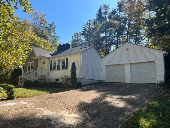 Building Photo - 232 Hickory Grove Blvd