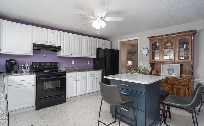 Building Photo - Plaistow NH