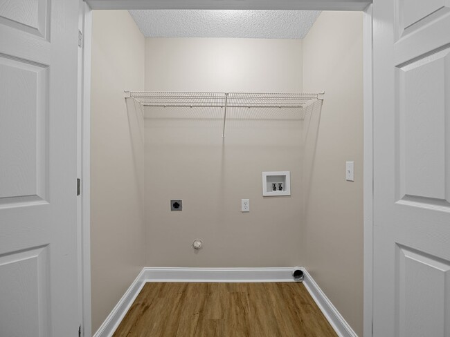 Building Photo - Newly Renovated 2BR, 2 BA Townhome in Greer SC