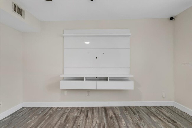 Building Photo - 4510 La Capri Ct