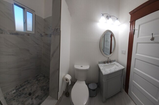 Building Photo - Islay Street  770-774