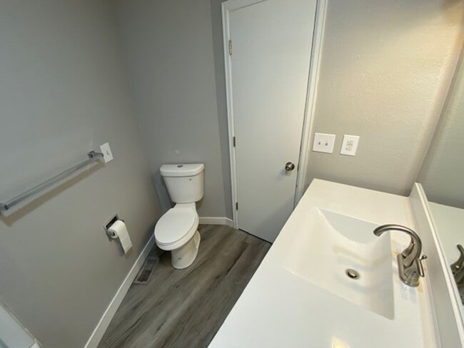 Building Photo - 8393 W 90th Pl