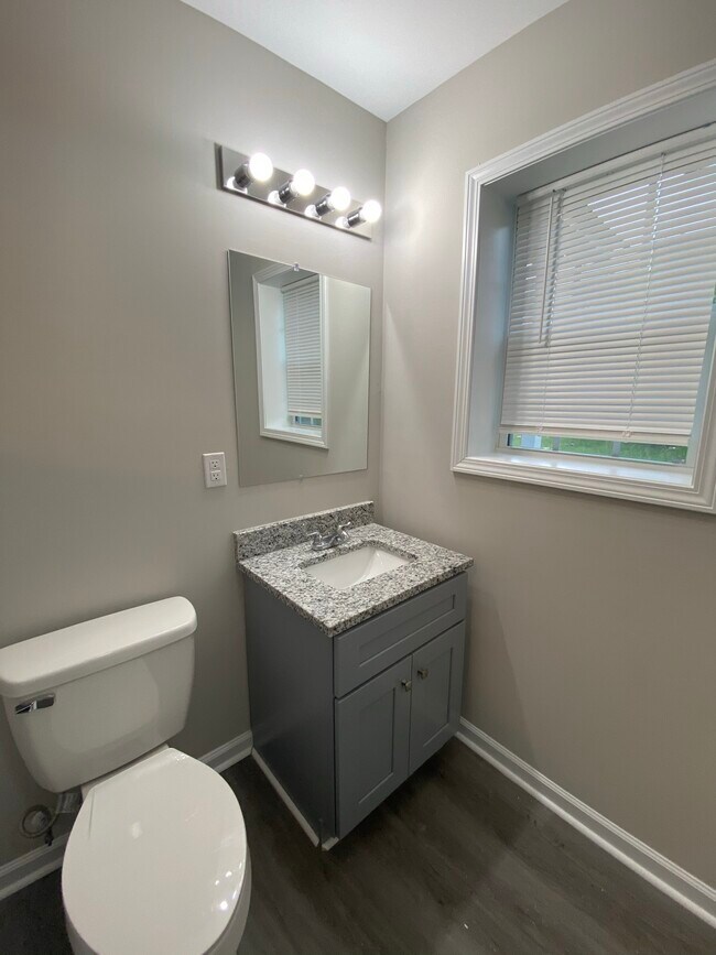 Building Photo - 2444 Washington St