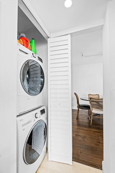 Building Photo - 2841 N Ocean Blvd