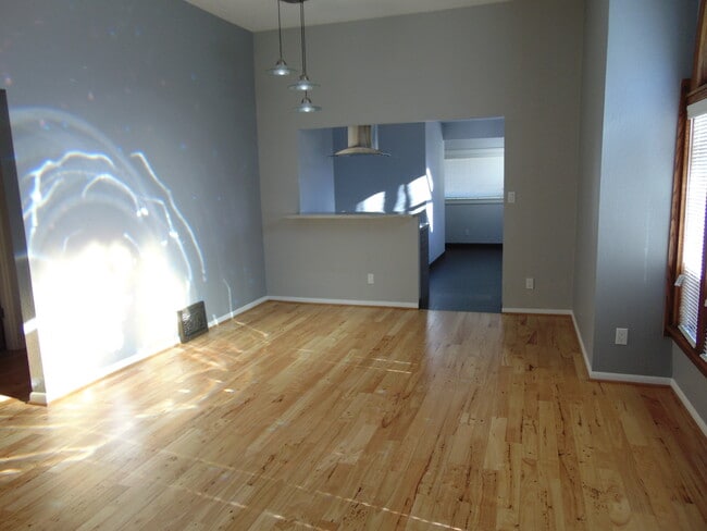 Building Photo - 824 NE Ravenna Blvd