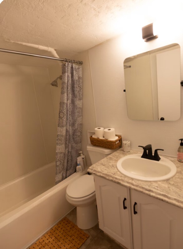 Building Photo - 64 Hartwell Ave