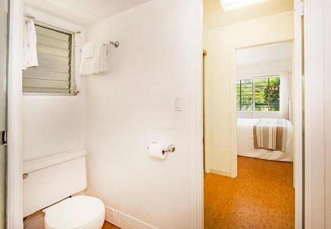 Building Photo - Diamond Head Ambassador #201