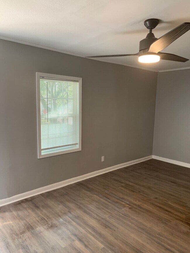Building Photo - 1068 Blanchard Pl