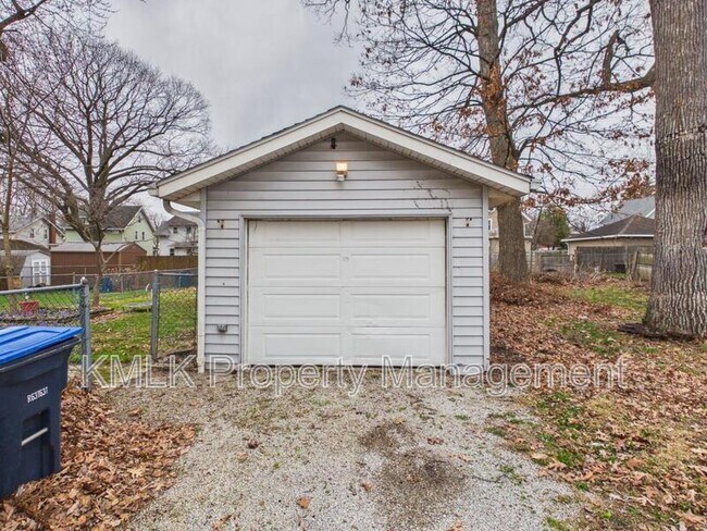 Building Photo - 1159 Carey Ave