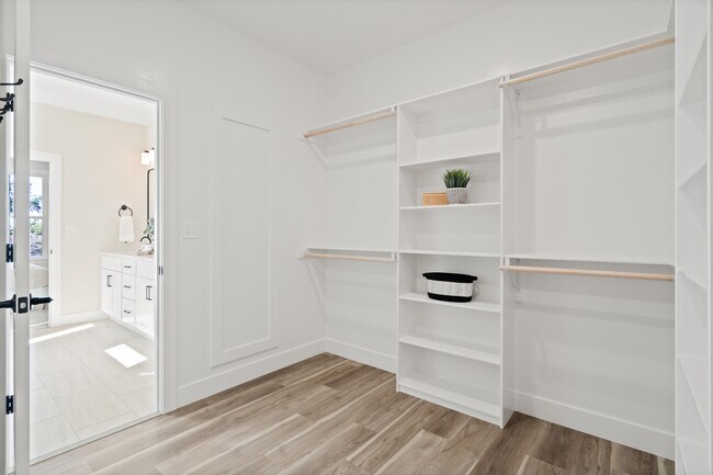 Building Photo - 5201 Buttercup Dr