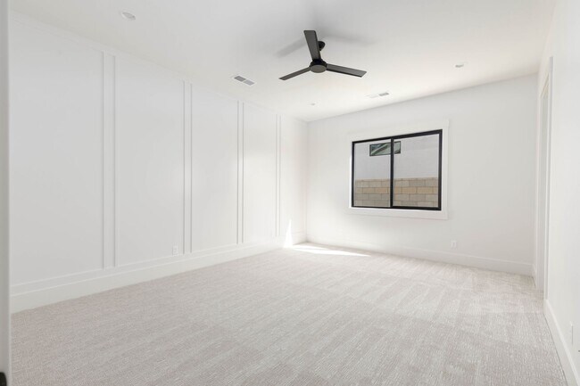 Building Photo - Gorgeous Custom Single Story with RV Garage