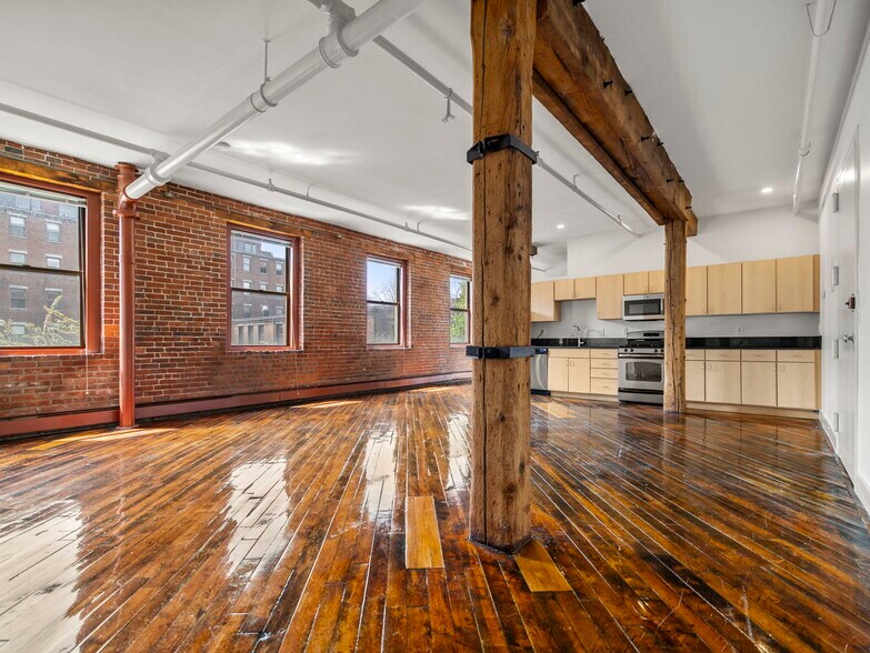 Building Photo - 719 Tremont St
