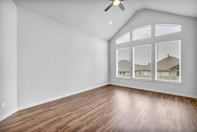 Building Photo - 121 High Plains Dr