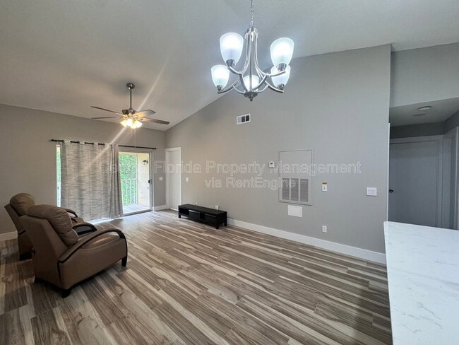 Building Photo - 13903 Timberland Dr