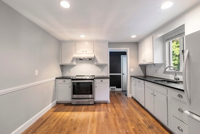 Building Photo - 216 Claybrook Rd