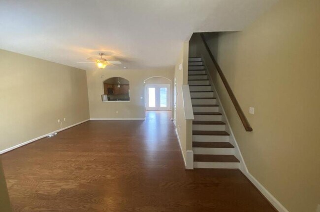 Building Photo - 3 Bedroom Townhouse in Cornerstone
