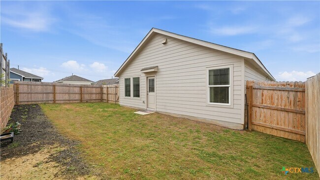 Building Photo - 1621 Pile Trl