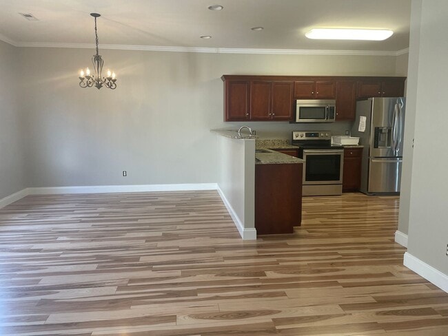 Building Photo - Luxury Condo for Rent