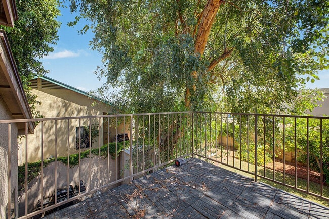Building Photo - 761 E Rosemonte Dr