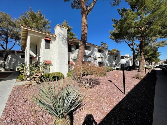 Building Photo - 6669 W Tropicana Ave