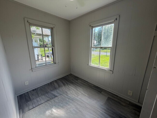 Building Photo - FOR RENT in LAFAYETTE!