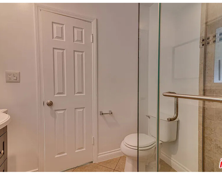 Building Photo - 4833 Alcove Ave