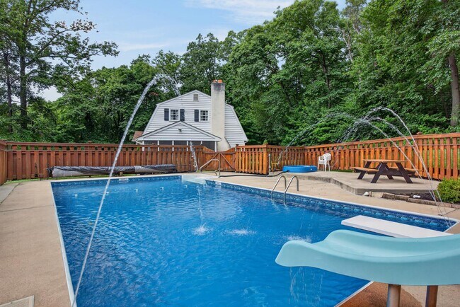 Building Photo - 2337 Laurel Top Cir