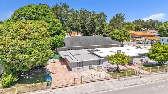 Building Photo - 555 SW 67th Ave