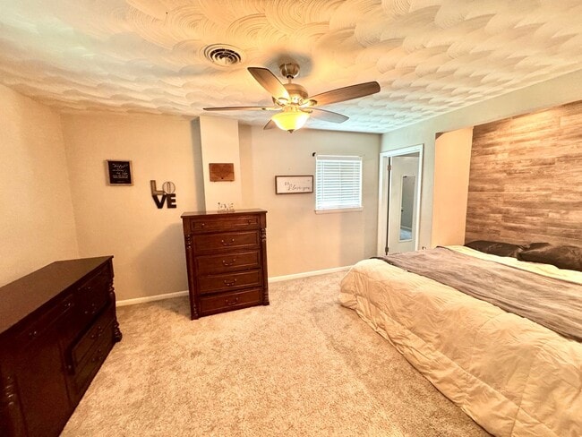 Building Photo - 4-Bedroom Home with Bonus Flex Room