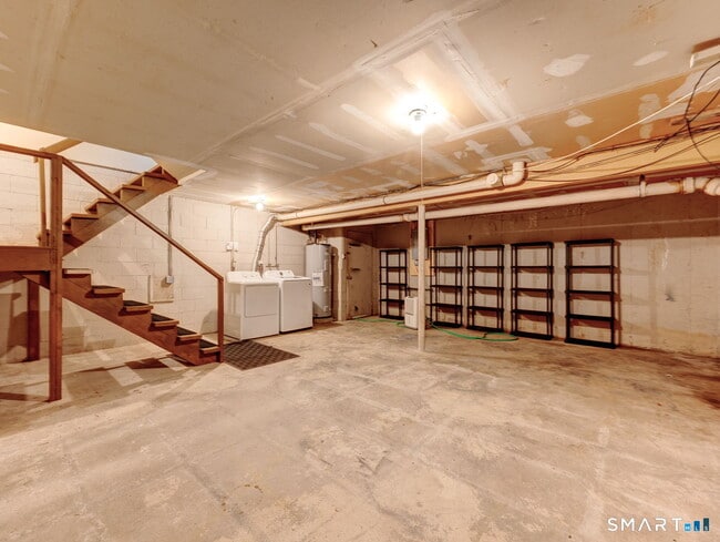 Building Photo - 275 Pierremount Ave