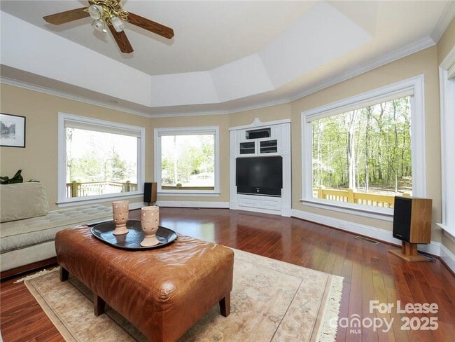 Building Photo - 1025 Spyglass Ln