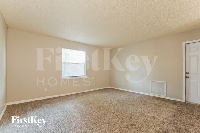 Building Photo - 710 Leeward Dr