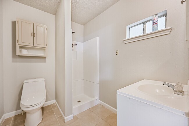 Building Photo - 5220 Krueger Dr