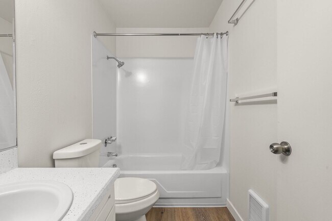 Building Photo - 1912-1914 SE Tacoma St.