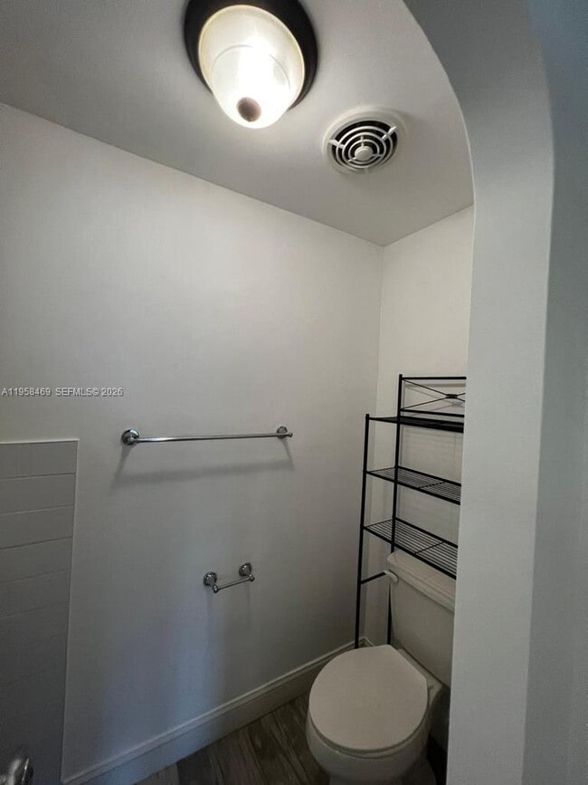 Building Photo - 4201 Glenmoor Dr