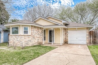 Building Photo - 9247 Autumnsong Dr