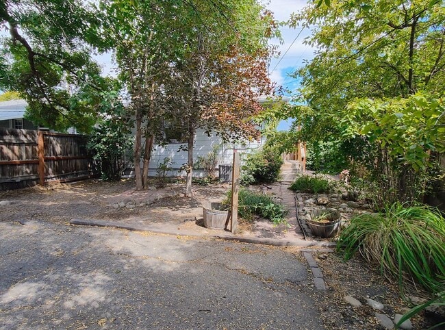 Building Photo - 3 Bd 1 Bath Home Includes Yard Care